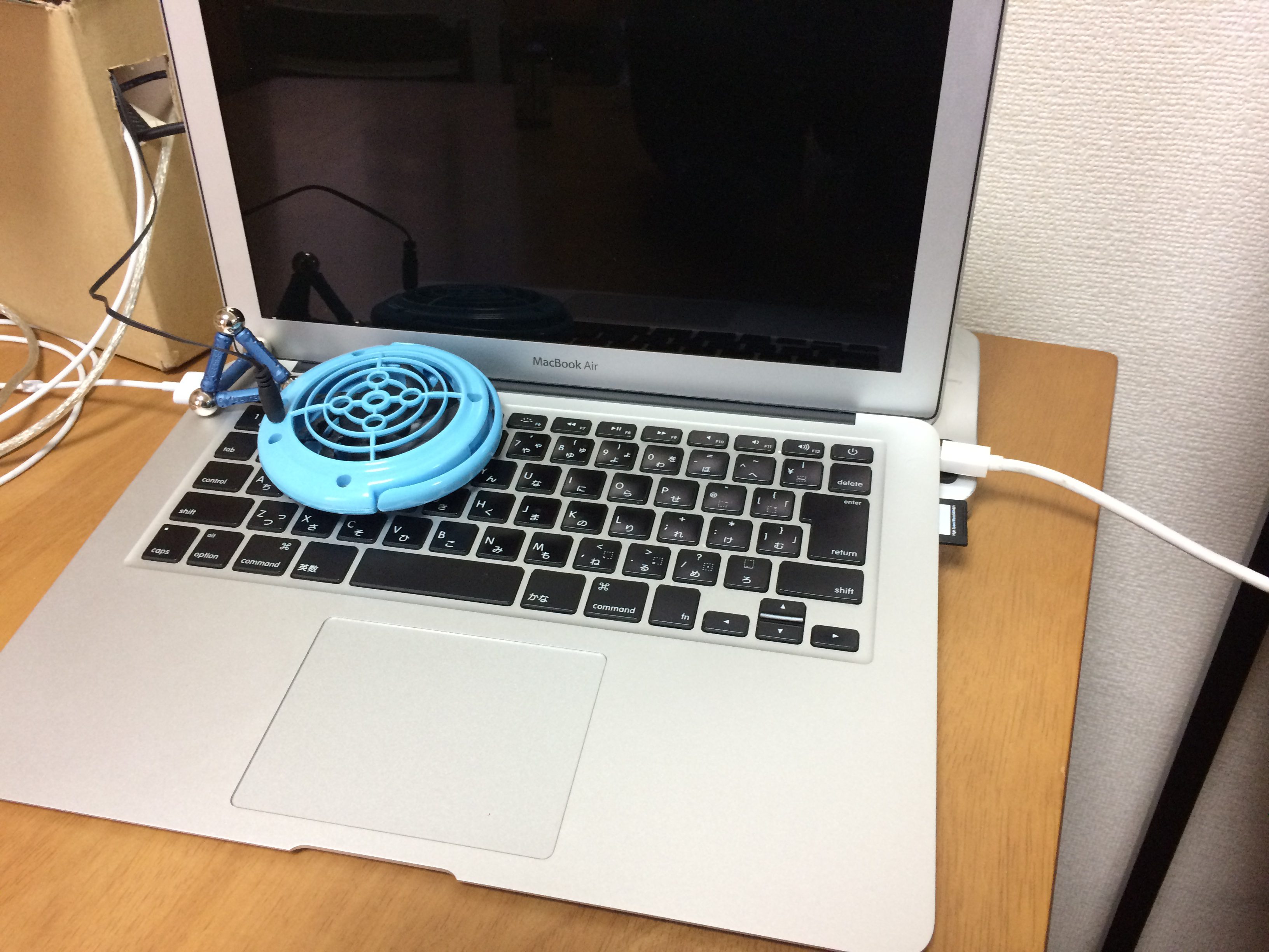 ストレッチドビー MacBook Airスペースグレイ スピーカー冷却台無し